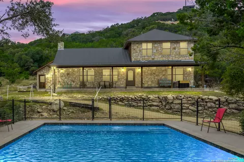 1539 River Rd, Concan, TX 78838