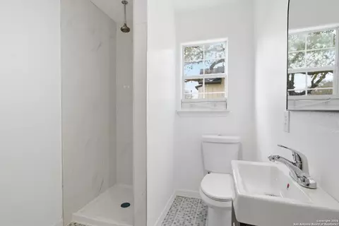 Bath - 4443 Palace, Von Ormy, TX 78073 photo 2 of 4