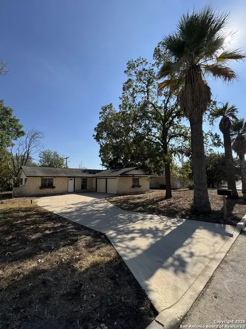 106 Woodview, Live Oak, TX 78233