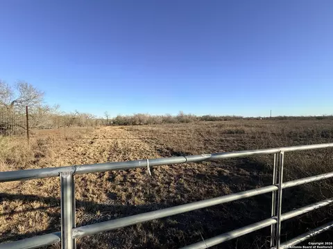 6093 Leal, Pleasanton, TX 78064