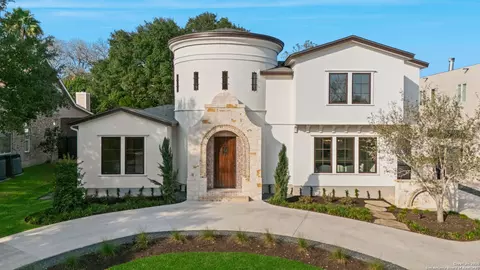 817 Garraty, Terrell Hills, TX 78209