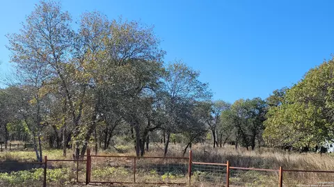 876 Evening Shade, Adkins, TX 78101