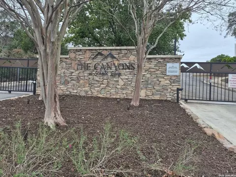 10727 Kendall Cyn, San Antonio, TX 78255