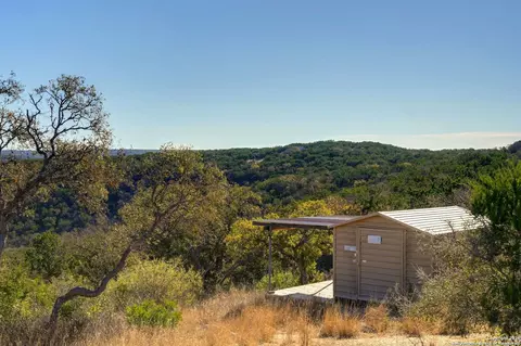 11586 Ranch Rd 336, Leakey, TX 78873