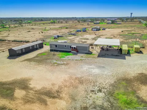 985 County Road 307, Jourdanton, TX 78026