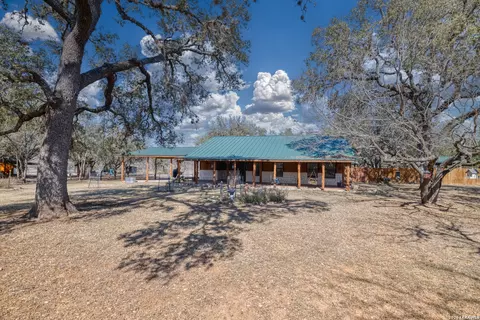 119 Kahn, Rio Frio, TX 78879