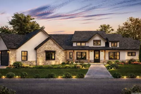161 Hondo Rdg, La Vernia, TX 78121