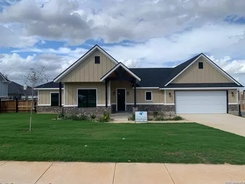 128 Woodbridge, La Vernia, TX 78121