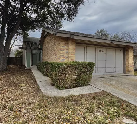 9258 Points Edge, San Antonio, TX 78250