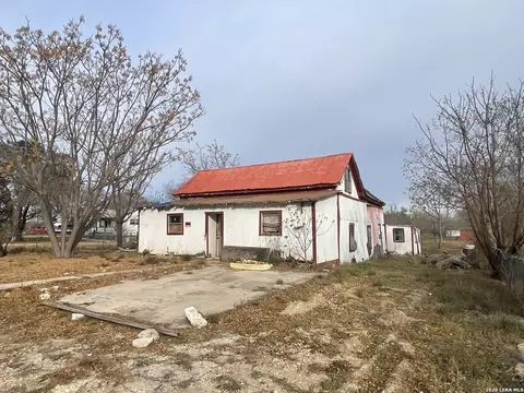 712 Devine, Devine, TX 78016 photo 5