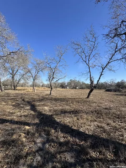 122 Woodcrest, Somerset, TX 78069