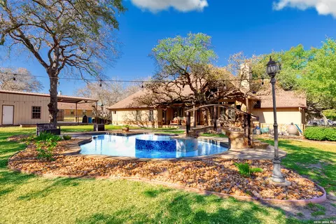 148 Copper Rdg, La Vernia, TX 78121