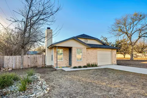 401 Deer Crk, Boerne, TX 78006