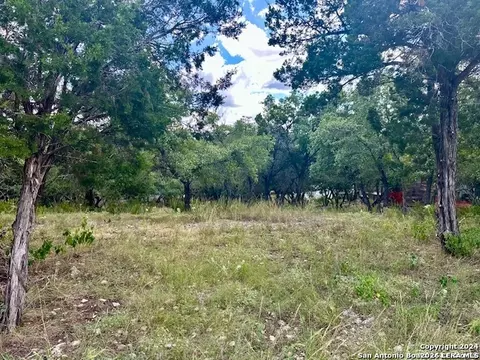 2220 Grandview, Canyon Lake, TX 78133