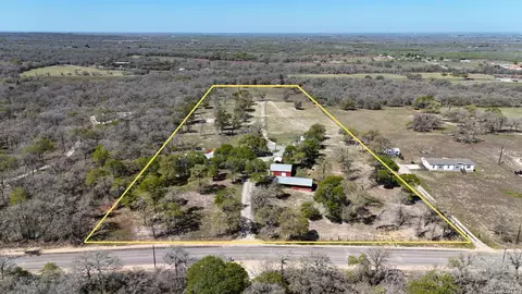 470 Lyon, Seguin, TX 78155
