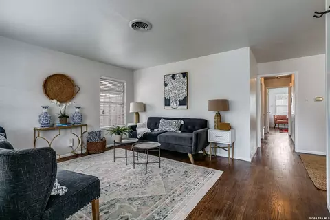 1706 Corita, San Antonio, TX 78209
