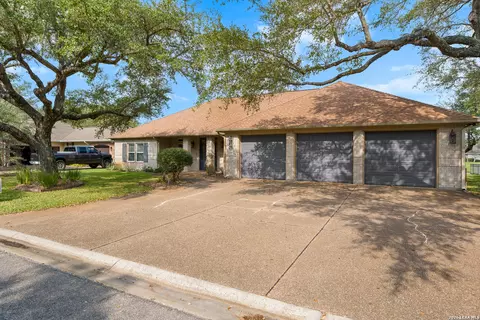 104 Peachtree, Rockport, TX 78382