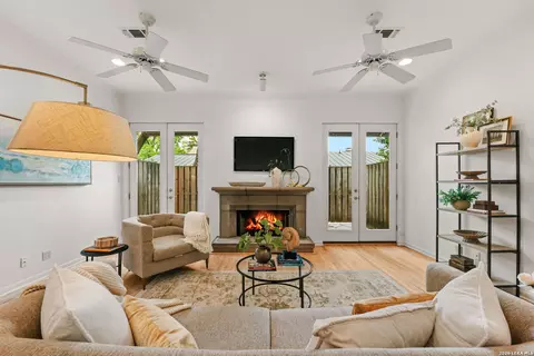 137 Saint Dennis #137, San Antonio, TX 78209