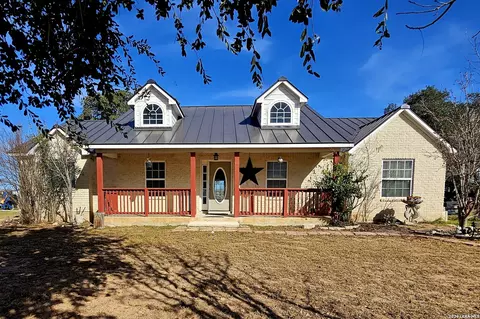 5615 Fm 462, Moore, TX 78057