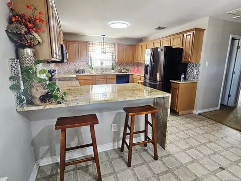 Kitchen - 5615 Fm 462, Moore, TX 78057 photo 2 of 3