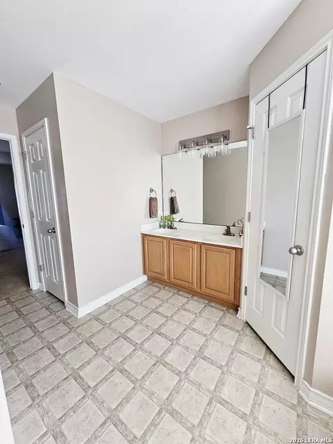 Bath - 5615 Fm 462, Moore, TX 78057 photo 1 of 4