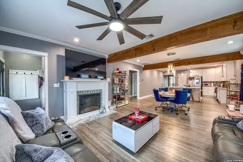 1002 W French Pl, San Antonio, TX 78212