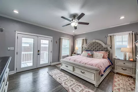 1002 W French Pl, San Antonio, TX 78212