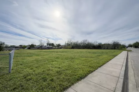 2306 Rivas 1, San Antonio, TX 78228