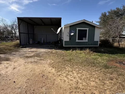 1511 Hough, Adkins, TX 78101