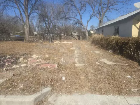 1533 Flanders, San Antonio, TX 78211