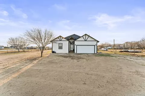 16851 Griffin Rd #2, Atascosa, TX 78002