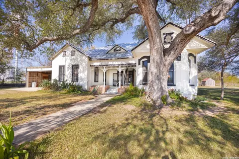 7150 County Road 429, D'hanis, TX 78850