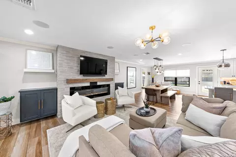 313 James St, Boerne, TX 78006