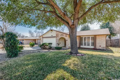 6606 Robin Frst, San Antonio, TX 78239