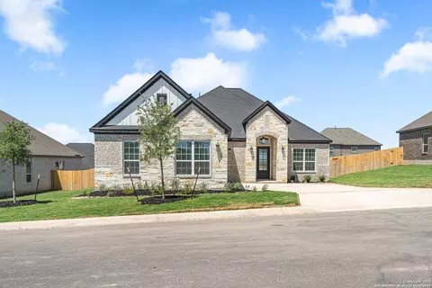 305 Lawrence Dr, Castroville, TX 78009
