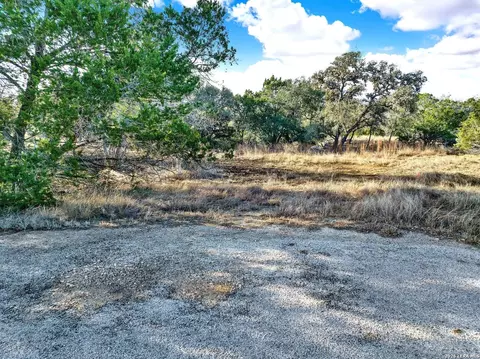 145 Elm Dr, Bandera, TX 78003