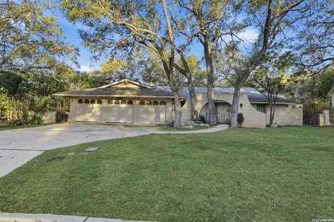 103 Castleoaks, Castle Hills, TX 78213