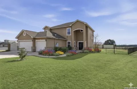 184 Fairway, Floresville, TX 78114