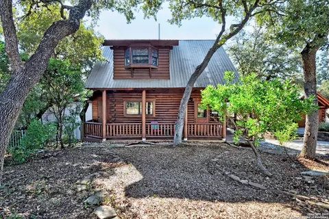 920 Pebble Bch Dr NW, Lakehills, TX 78063
