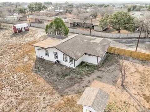 View/Area - 523 Rossville # A, Devine, TX 78016 photo 11 of 12