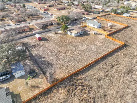 View/Area - 523 Rossville # A, Devine, TX 78016 photo 3 of 12