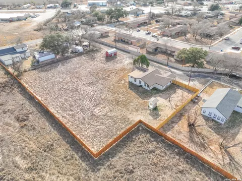 View/Area - 523 Rossville # A, Devine, TX 78016 photo 2 of 12