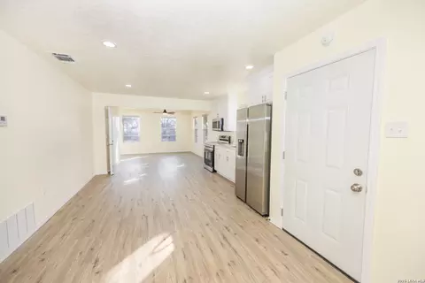 Entry Way - 523 Rossville # A, Devine, TX 78016 photo 1 of 1