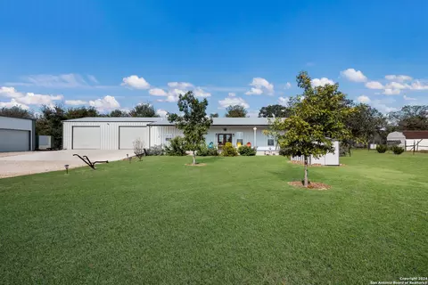 262 Gander Slough Rd, Kingsbury, TX 78638