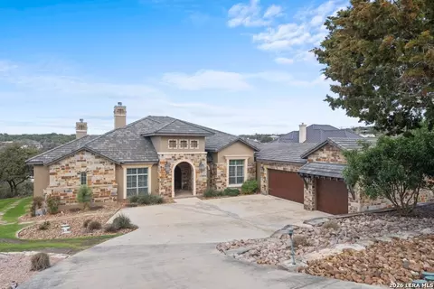 538 Oak Shores Dr, Canyon Lake, TX 78133