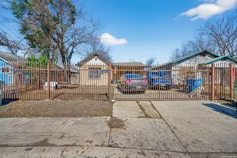 3515 El Paso, San Antonio, TX 78207