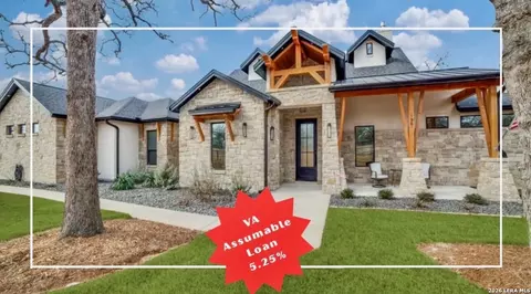 196 Bobby Lynn, Adkins, TX 78101