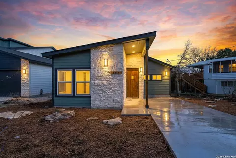 1310 Mountain Top, Canyon Lake, TX 78133
