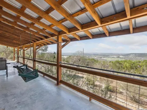 114 Solar Hl, Kerrville, TX 78028