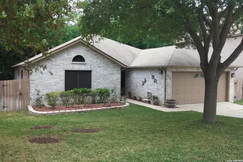 8642 Park Olympia, Universal City, TX 78148